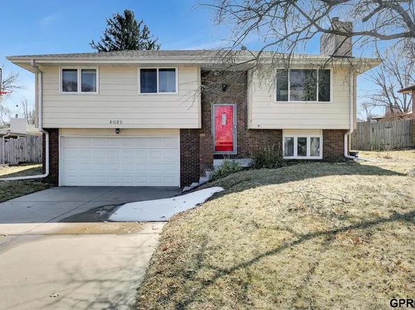 6025 Robin Rd, Lincoln, NE 68516