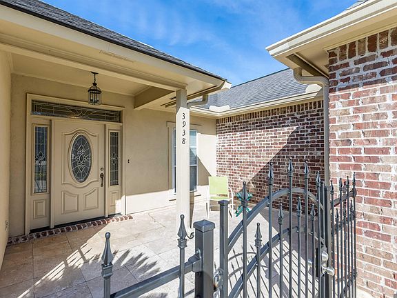 3rd image of 3938 Meadow Ridge Dr