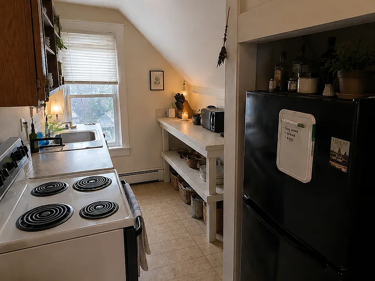 37 Maple St — Photo 4
