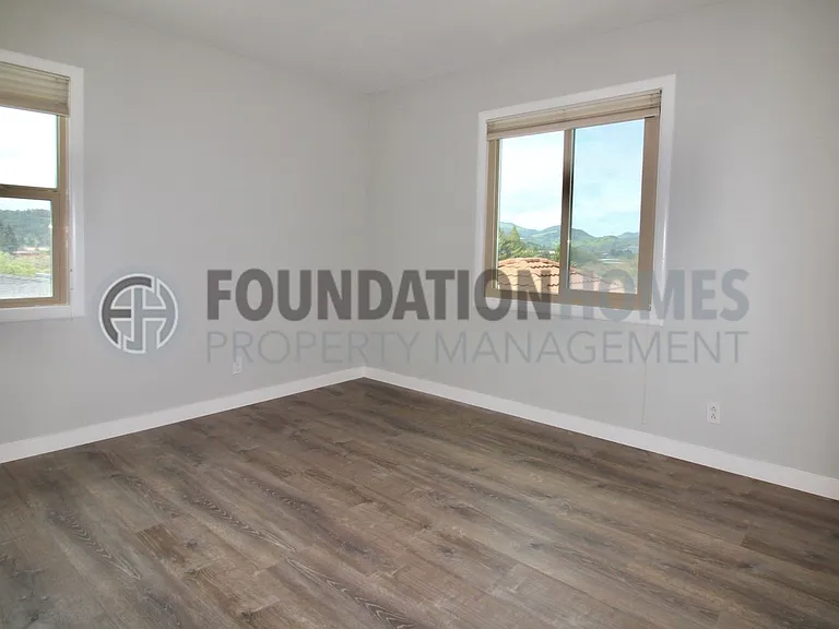 17 Portola Ave — Photo 17