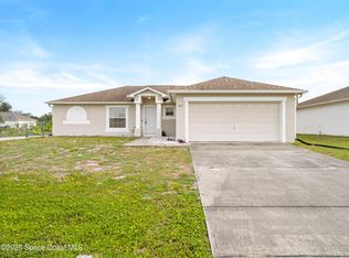 867 Fairhaven St NE, Palm Bay, FL 32907