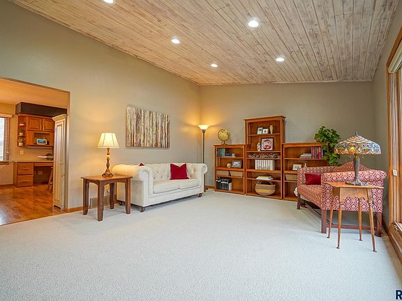 4th image of 5809 W Bristol Dr