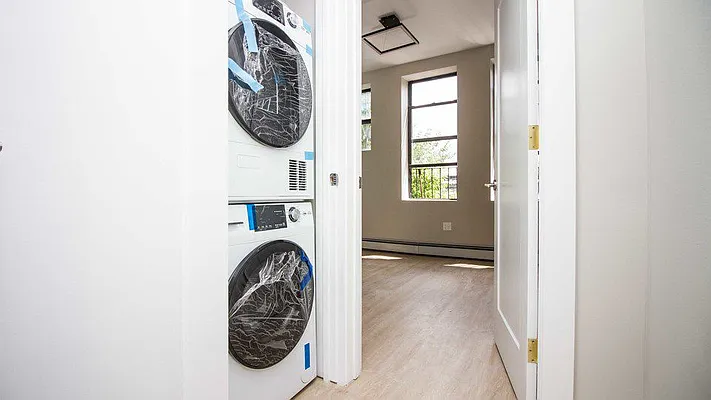 Rented by Nooklyn NYC LLC | media 13