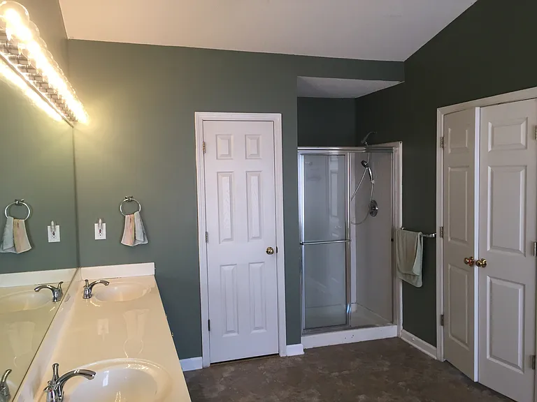 6075 Pattingham Dr — Photo 20
