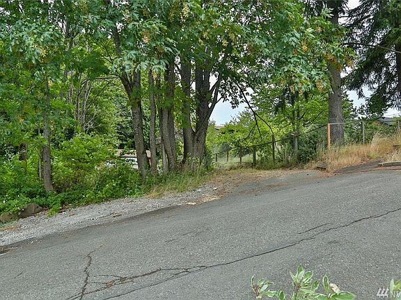 4th image of 4900 S 107th St