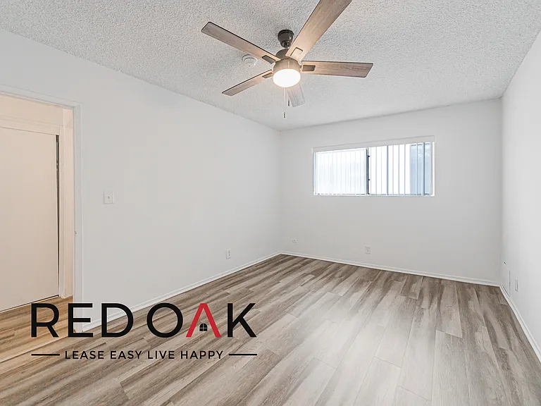 Moorpark 15000 — Photo 12