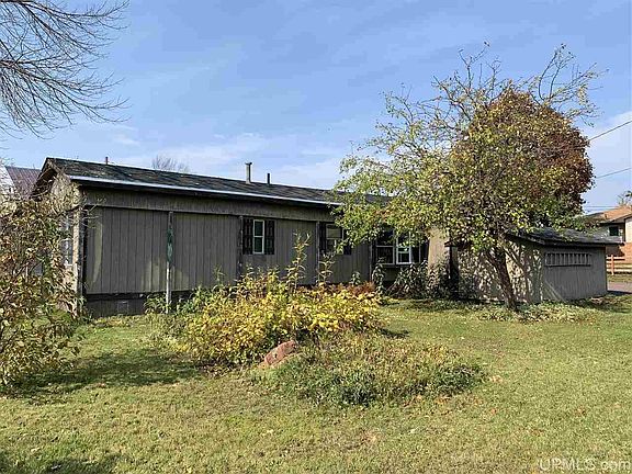 3rd image of 10 Painesdale Ave