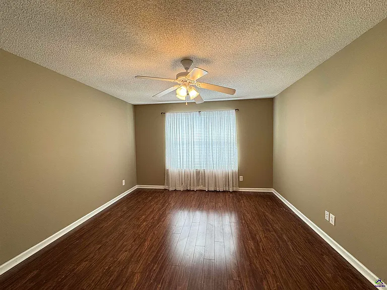 207 S Houston Springs Blvd — Photo 11