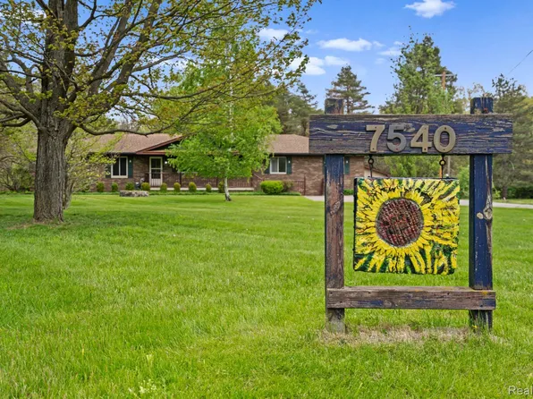 7540 Dexter Pinckney Rd, Dexter, MI 48130