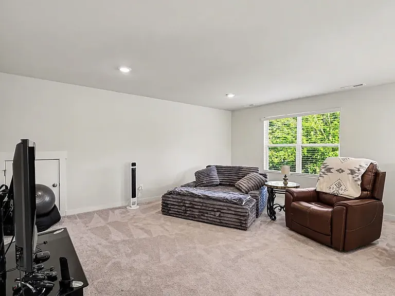 2439 Williams Ridge Dr — Photo 14