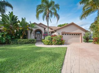 9397 Lakeside Ln, Boynton Beach, FL 33437