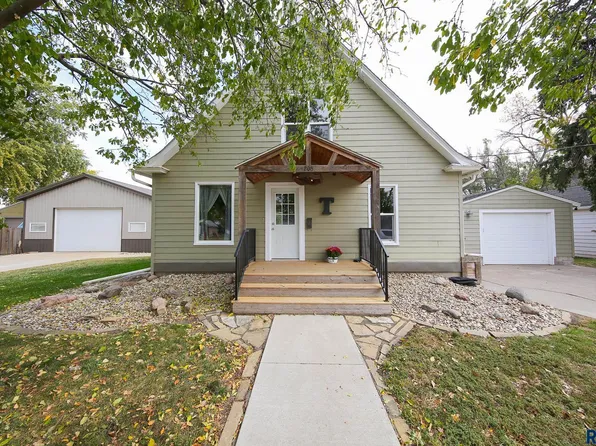 208 S Blair St, Canton, SD 57013