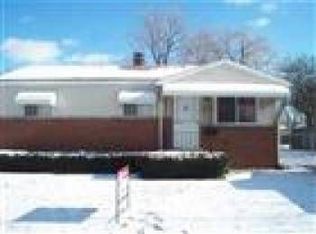 26800 Blumfield St, Roseville, MI 48066