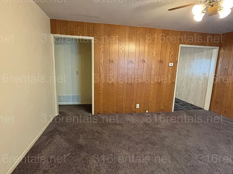 210 N Ohio St — Photo 10