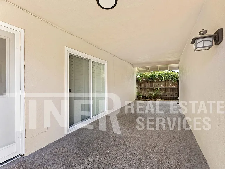 8 Saratoga Cir — Photo 25