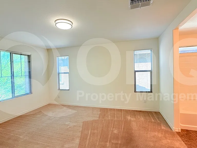 3706 S 57th Ln — Photo 6