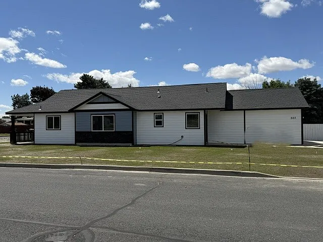 503 D St SE — Photo 3