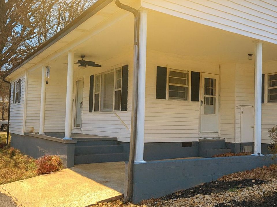 1st image of 215 Orchard Ln