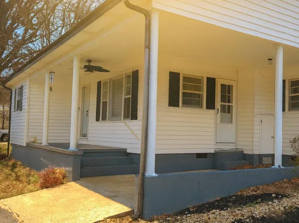 215 Orchard Ln, McMinnville, TN 37110