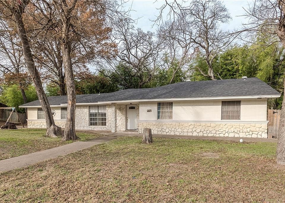 1st image of 429 Woodlawn Dr