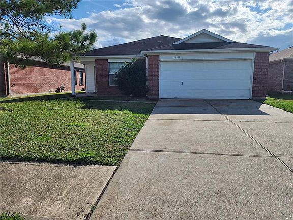 2nd image of 16907 Becketts Oak Ct