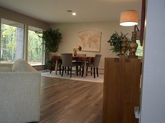 5th image of 26205 Hillview Dr