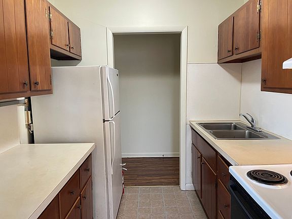 3rd image of 23 S 8th St APT 7