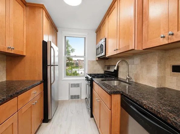 243 McDonald Ave APT 4F, Brooklyn, NY 11218