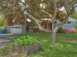 3 Harvard Rd, Gales Ferry, CT 06335