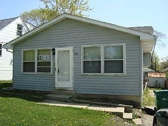 1st image of 1521 N Hickory Ave
