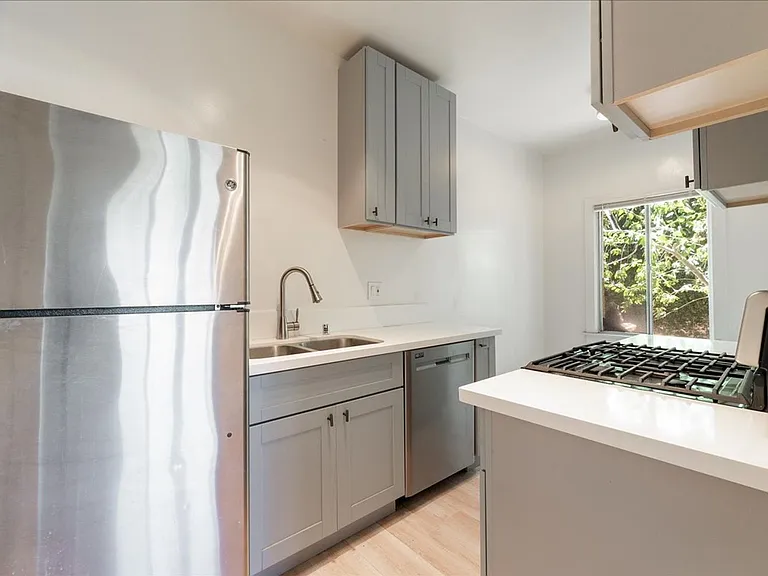 1475 W Adams Blvd #307 — Photo 7