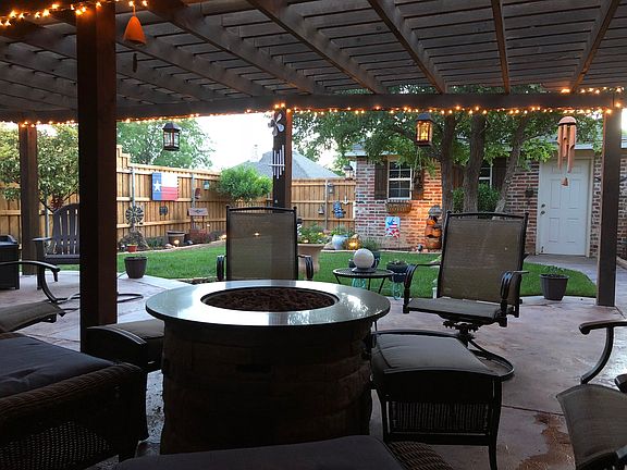 Beautifully landscaped 
