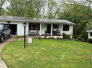 33 Edgewood Ln, Spencer, WV 25276