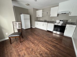 11 Chaucer Cres, Barrie, ON L4N 4T8