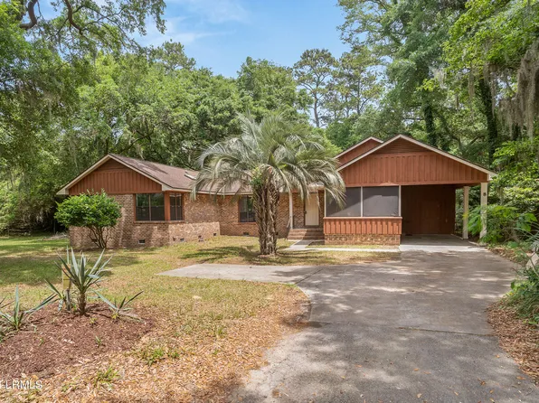 8 Bobwhite Ct, Beaufort, SC 29907