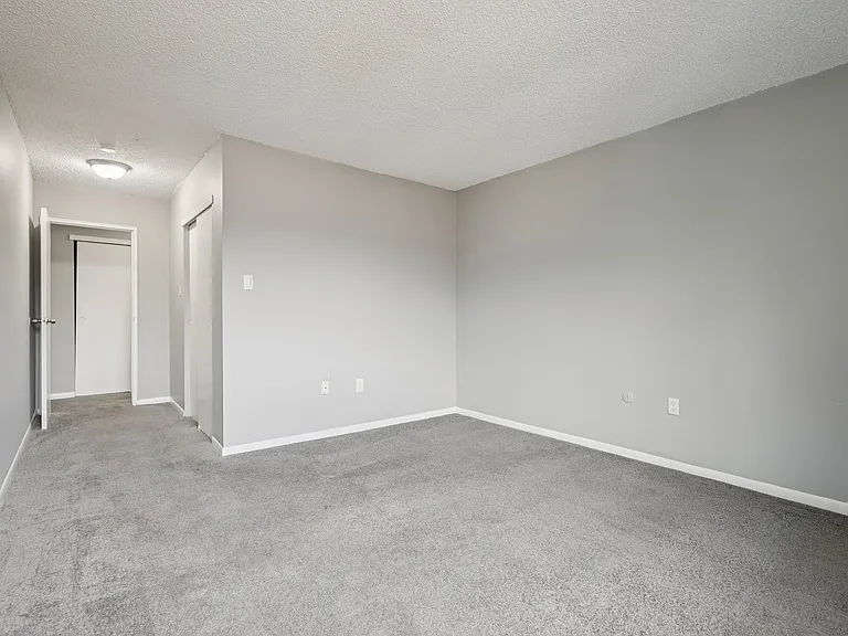 Aspen Apartments — Photo 23