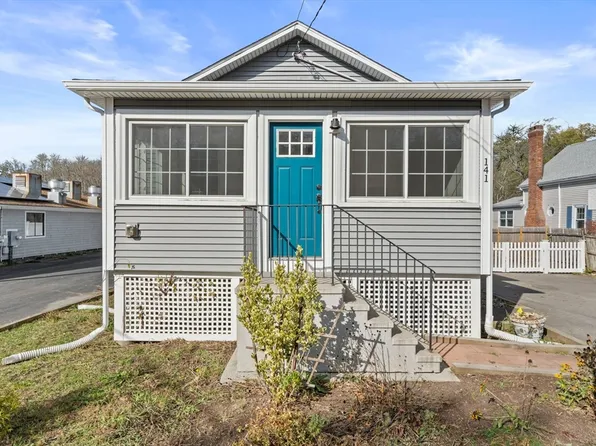 141 Fairhaven Rd, Mattapoisett, MA 02739