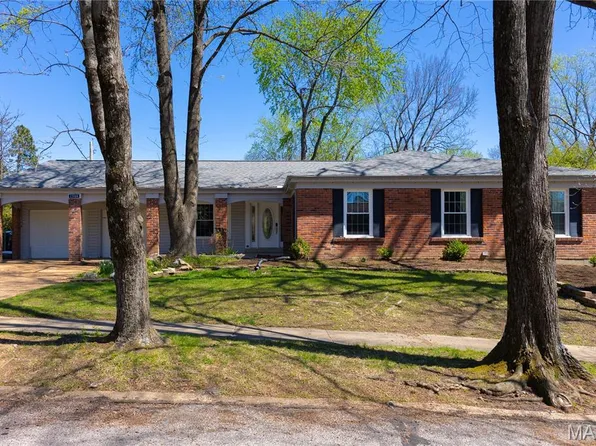 1944 Pepperrell Dr, Saint Louis, MO 63146