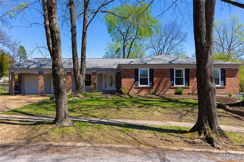 1944 Pepperrell Dr photo 1