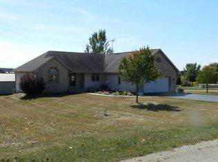 8083 E Berry View Dr, Stillman Valley, IL 61084