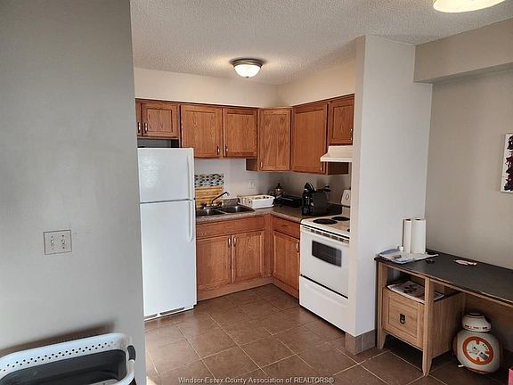 2nd image of 150 Park St W #2515