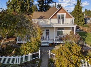 304 S 216th St, Des Moines, WA 98198