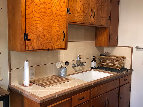 2nd image of 571 S 7th St #1