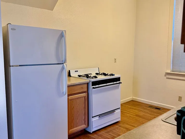 20-32 S Porter St — Photo 7