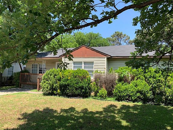 3rd image of 3833 Davila Dr