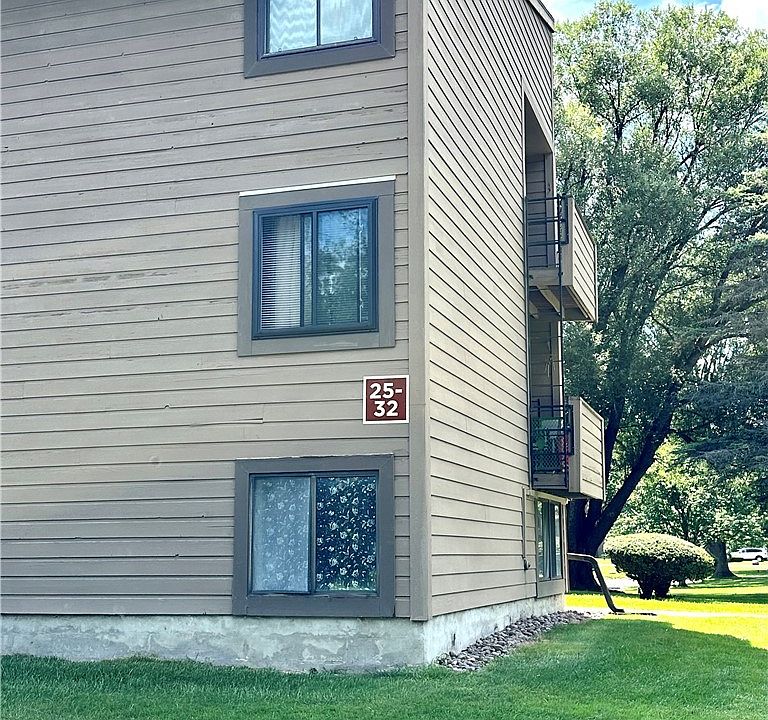 1st image of 26 Watertree Dr