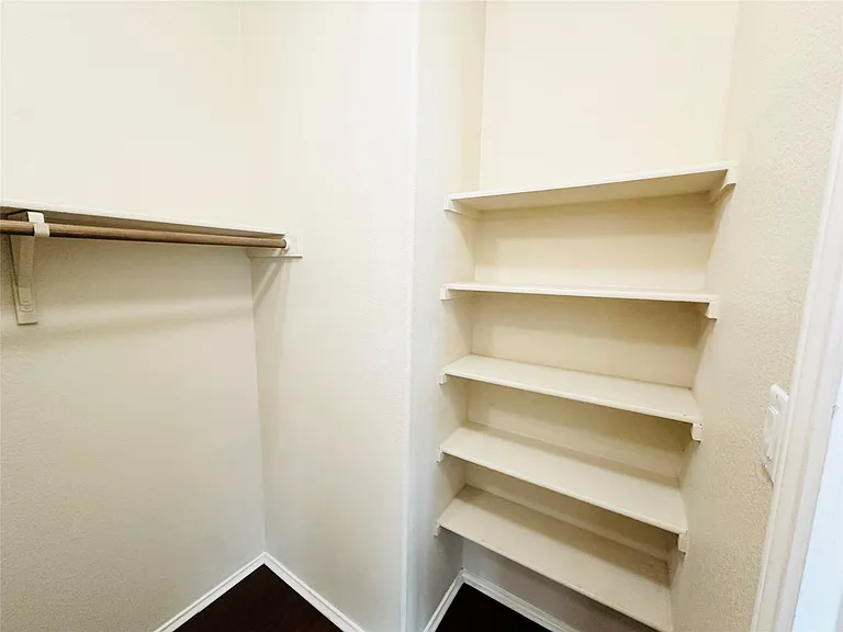 245 Verano Dr — Photo 12