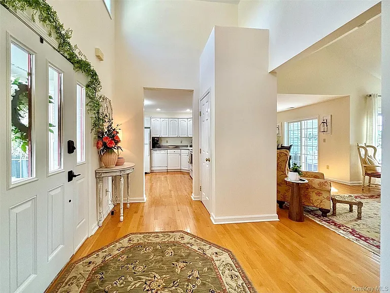 202 Cinnamon Cir — Photo 3