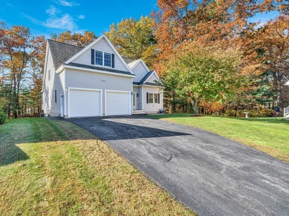 10 Dickens Ln, Tyngsboro, MA 01879