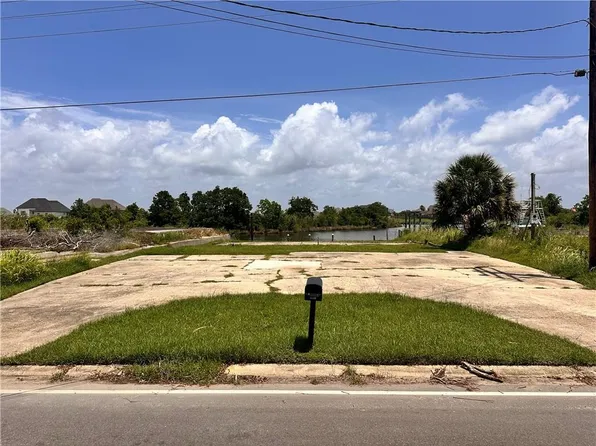 310 Lakeview Dr, Slidell, LA 70458
